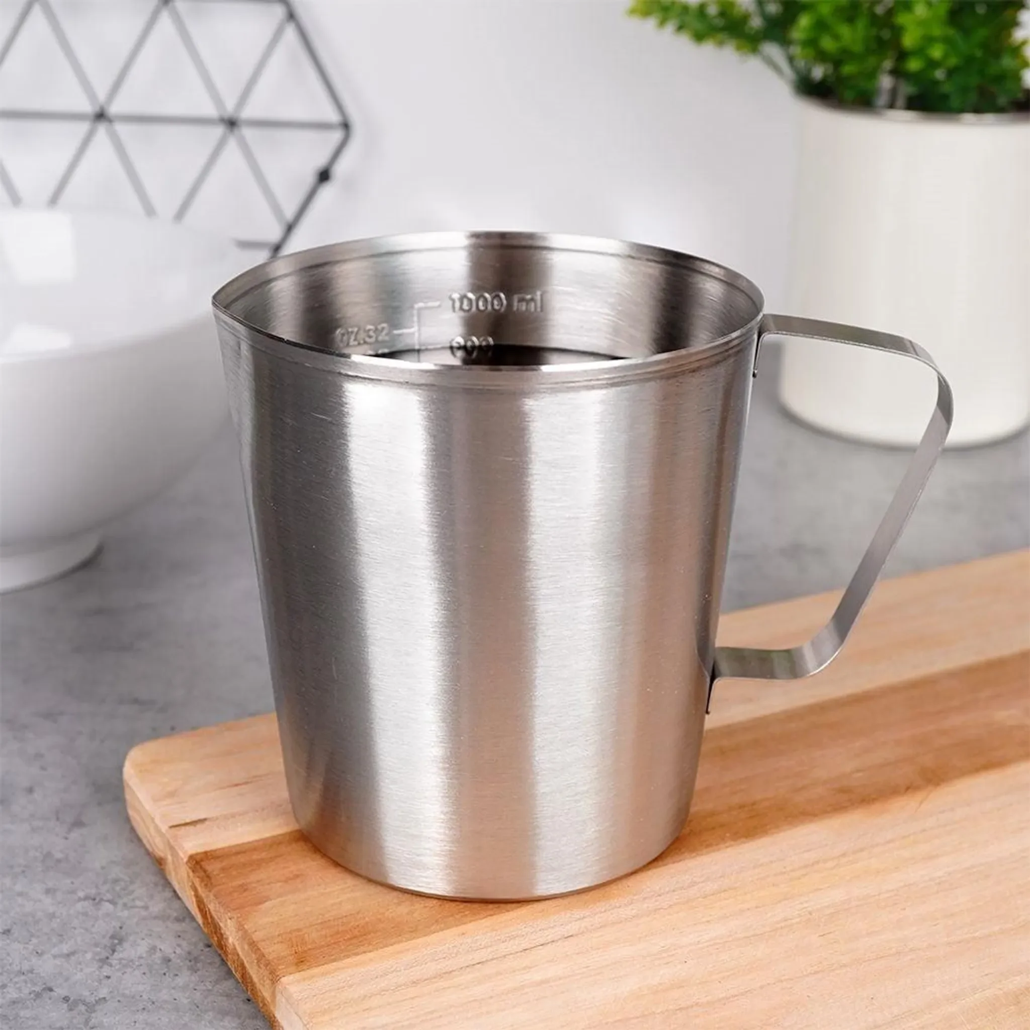 Messbecher aus Edelstahl – 1 L mit Griff & Ausguss